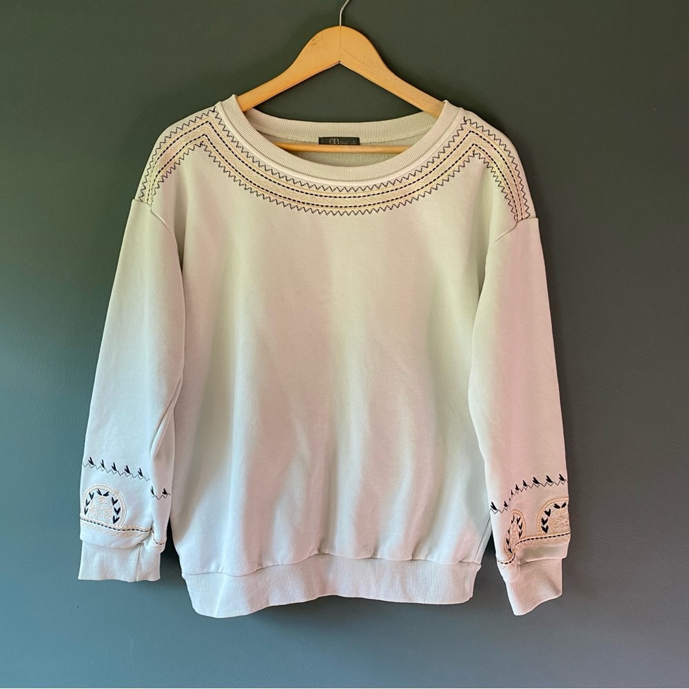 M White Embroidered Sweatshirt Pullover Crewneck Black and Gold Stitching​